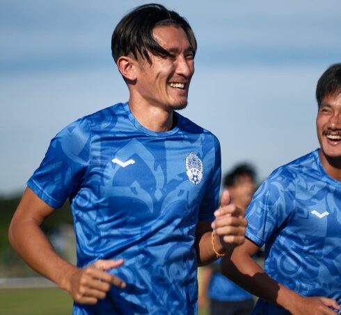 Tiền vệ gốc Nhật Bản Hikaru Mizuno tập luyện ở đội tuyển Campuchia chiều 2/12. Ảnh: FFC
