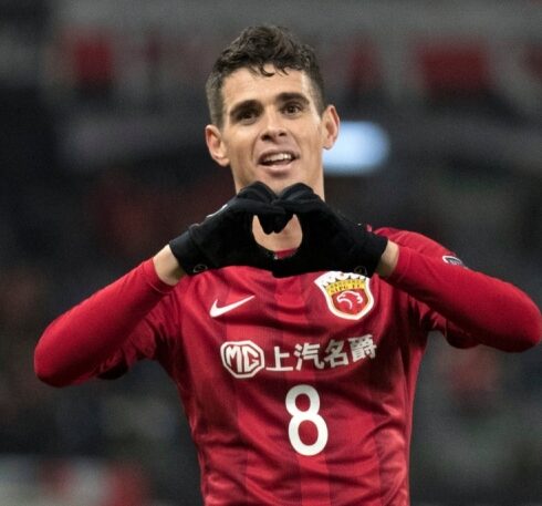 Oscar từng là cầu thủ đắt giá nhất lịch sử chuyển nhượng châu Á, khi Cảng Thượng Hải mua anh với giá 73 triệu USD năm 2017. Ảnh: AP