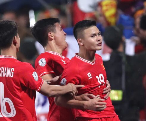 Tiền vệ Nguyễn Quang Hải mừng bàn duy nhất giúp Việt Nam hạ Indonesia 1-0 tại bảng B, ASEAN Cup trên sân Việt Trì, tỉnh Phú Thọ tối 15/12/2024. Ảnh: Lâm Thỏa