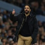 HLV Ruben Amorim phản ứng trong trận Man Utd thắng Man City 2-1 trên sân Eithad, Manchester, Anh ngày 15/12. Ảnh: Reuters